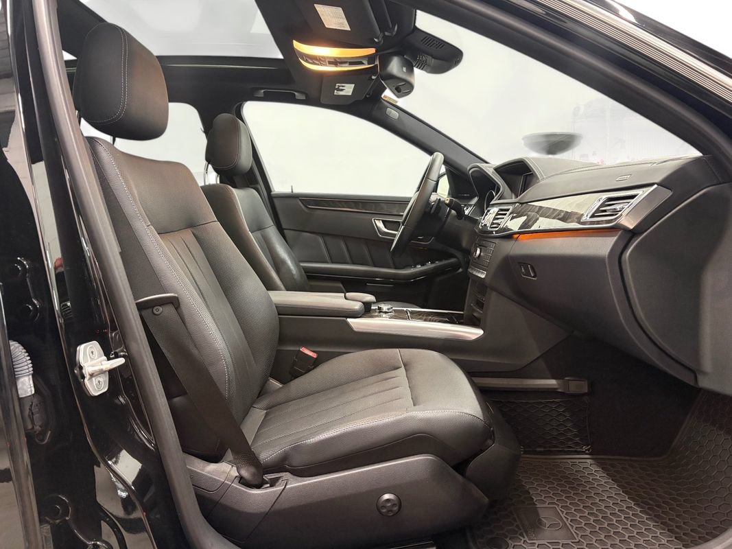 Used 2016 Mercedes-Benz E 400 4MATIC Sedan image 13