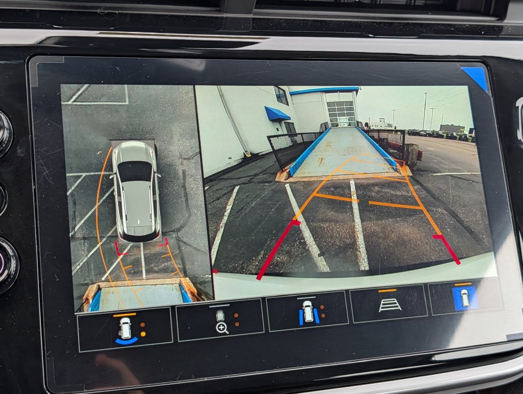 Used 2023 Chevrolet Bolt EUV Premier w/ Redline Edition FWD image 27
