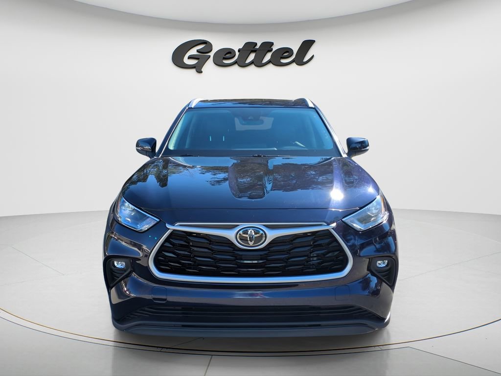 Certified 2024 Toyota Highlander XLE video 2