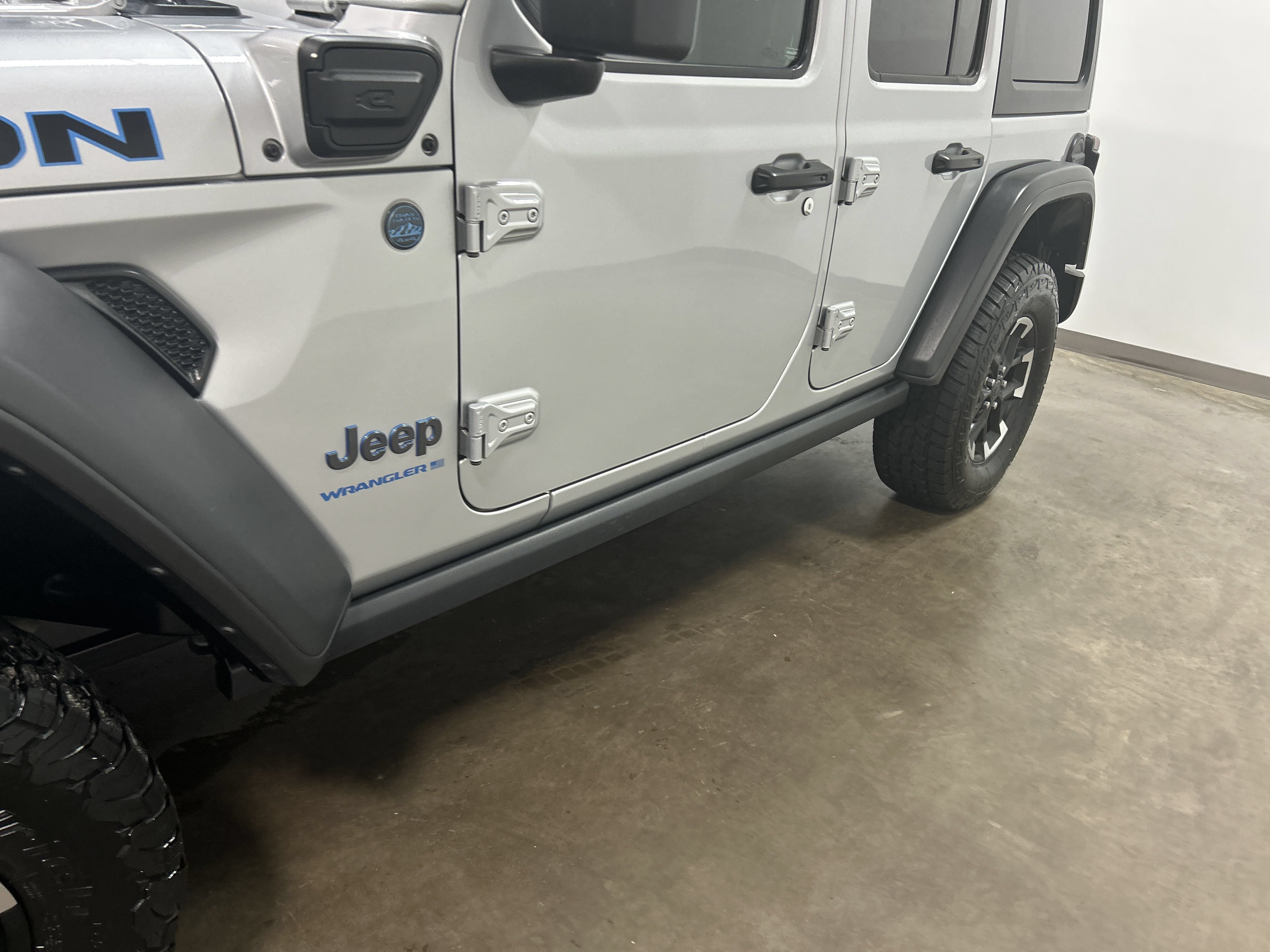 Used 2024 Jeep Wrangler Unlimited Rubicon 4xe AWD/4WD image 10