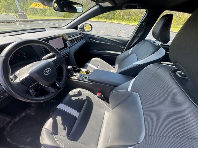 Used 2025 Toyota Camry SE FWD image 10