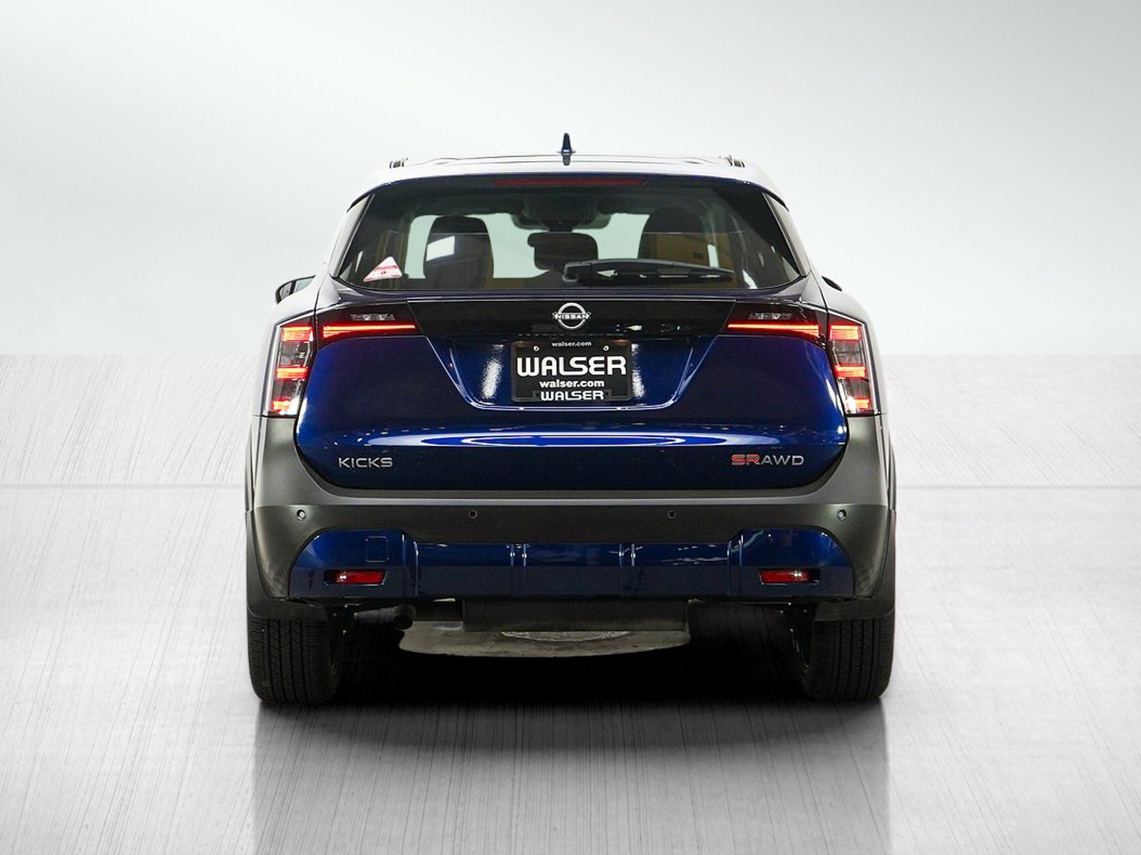 Used 2025 Nissan Kicks SR AWD/4WD image 5