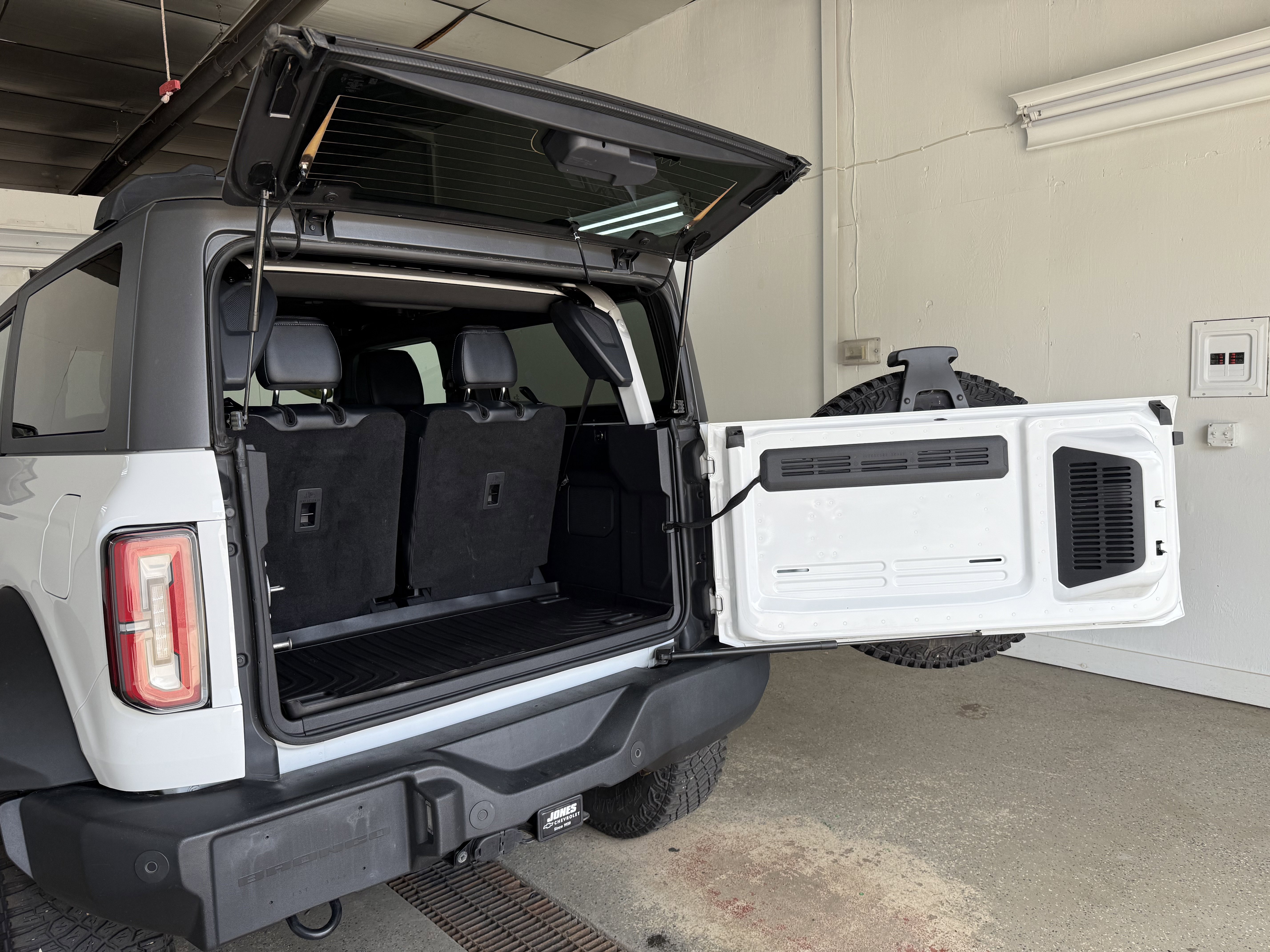 Used 2022 Ford Bronco Wildtrak image 40