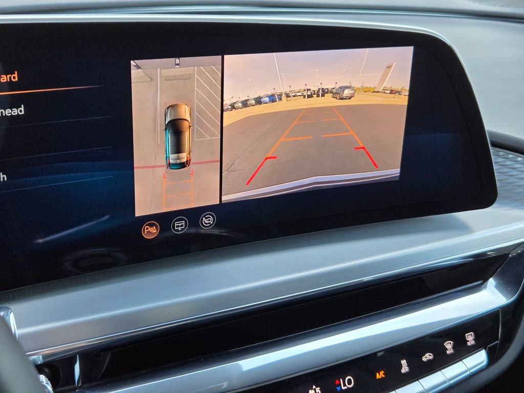 Certified 2025 Cadillac Lyriq Luxury w/ LPO, Floor Liner Package image 20