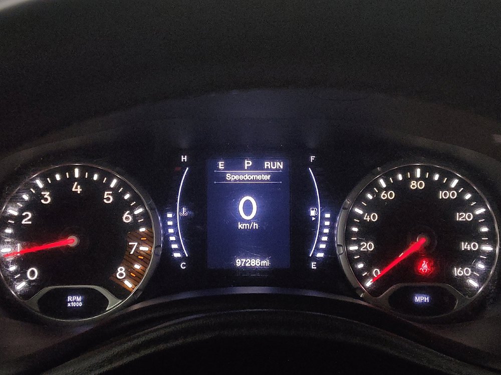 Used 2020 Jeep Renegade Latitude FWD image 23