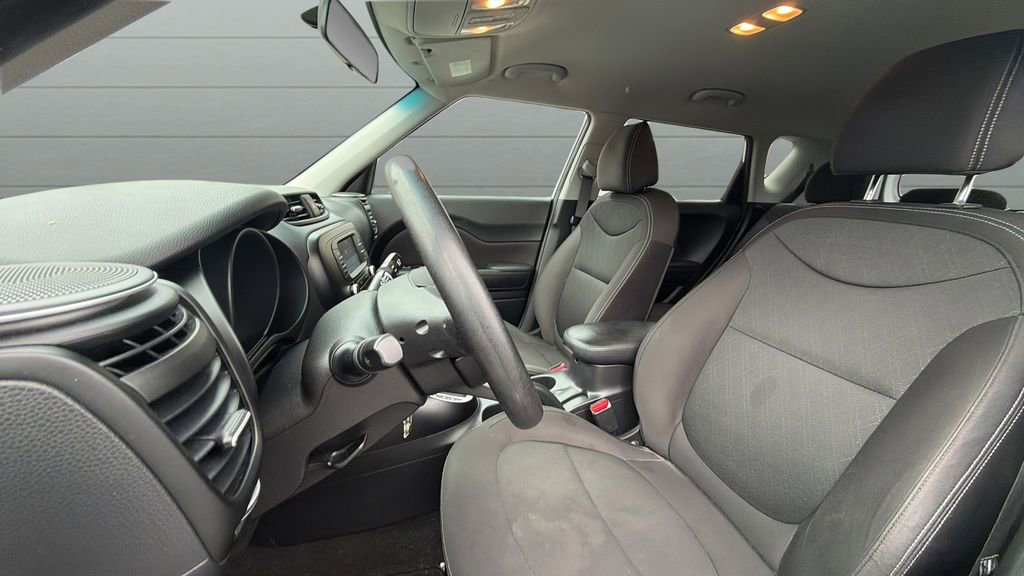 Used 2017 Kia Soul w/ Convenience Package image 26