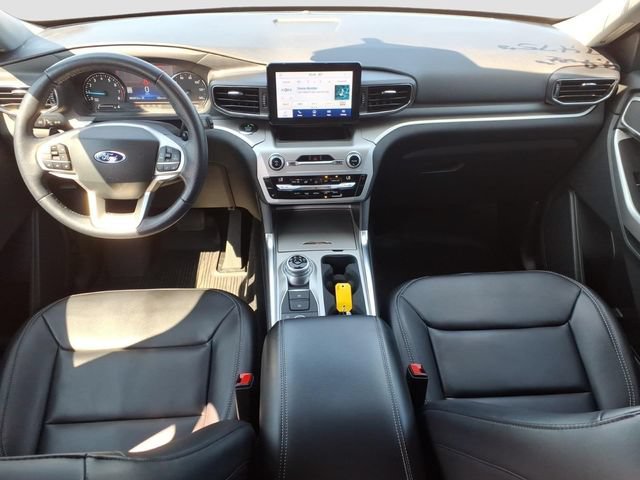 Used 2021 Ford Explorer XLT w/ Equipment Group 202A AWD/4WD image 7