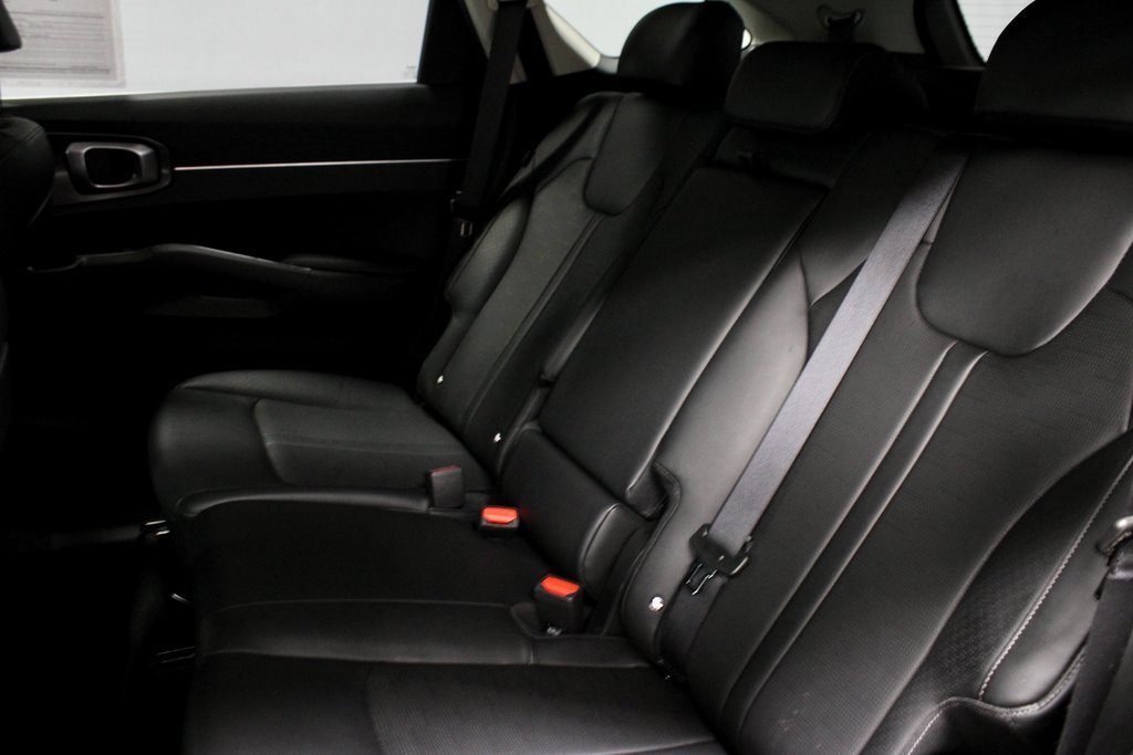 Used 2025 Kia Sorento S w/ Panoramic Sunroof Package image 24