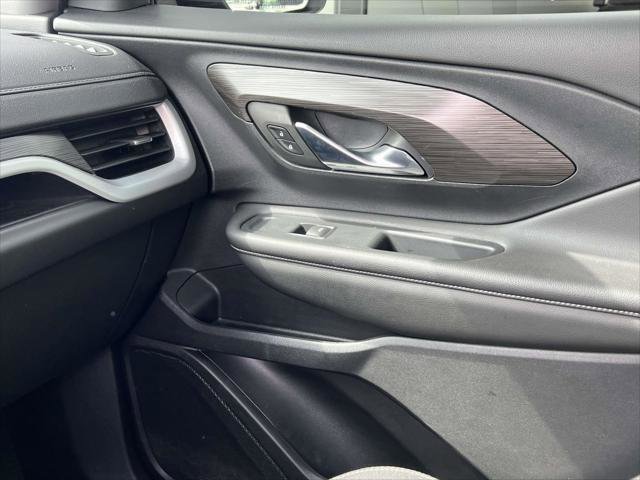 Used 2023 GMC Terrain SLE w/ Driver Convenience Package image 37
