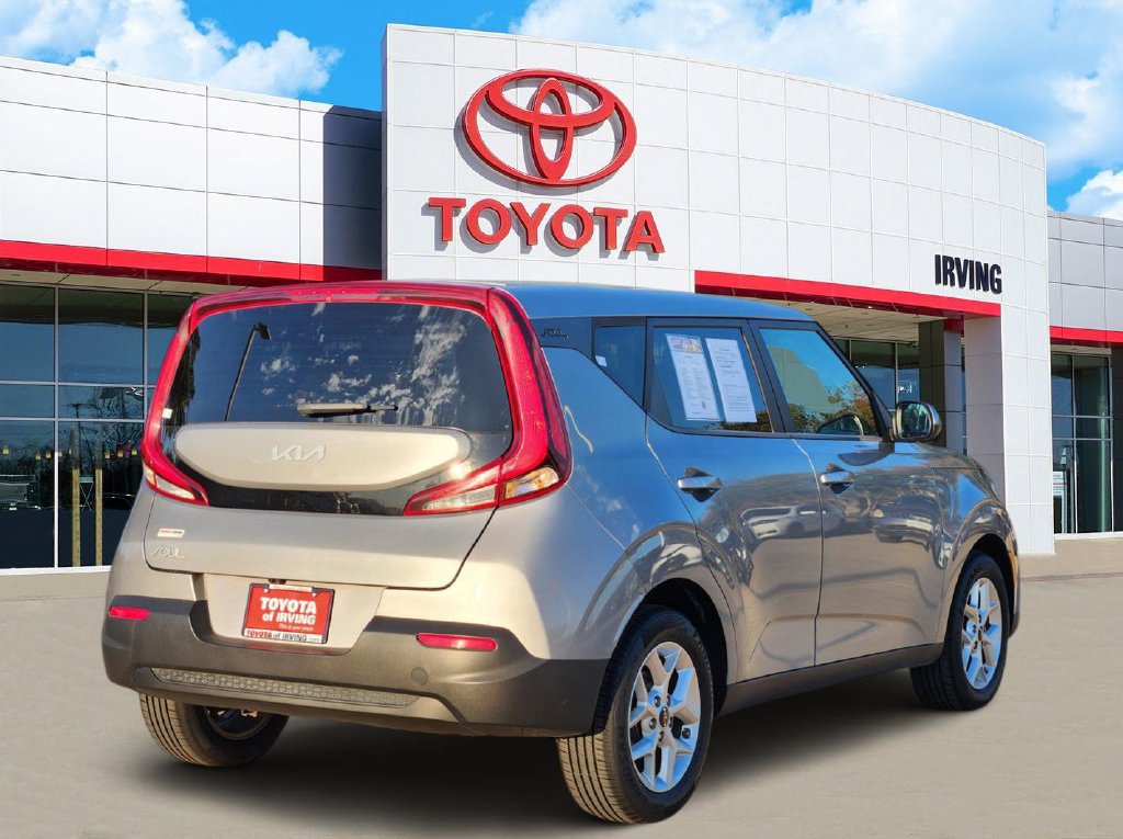 Used 2022 Kia Soul LX w/ Technology Package FWD image 3