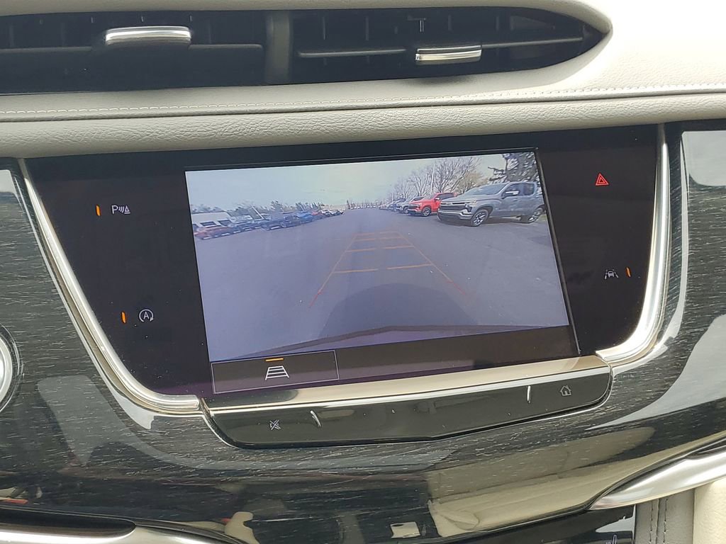 Used 2022 Cadillac XT6 Premium Luxury w/ LPO, Floor Liner Package AWD/4WD image 16