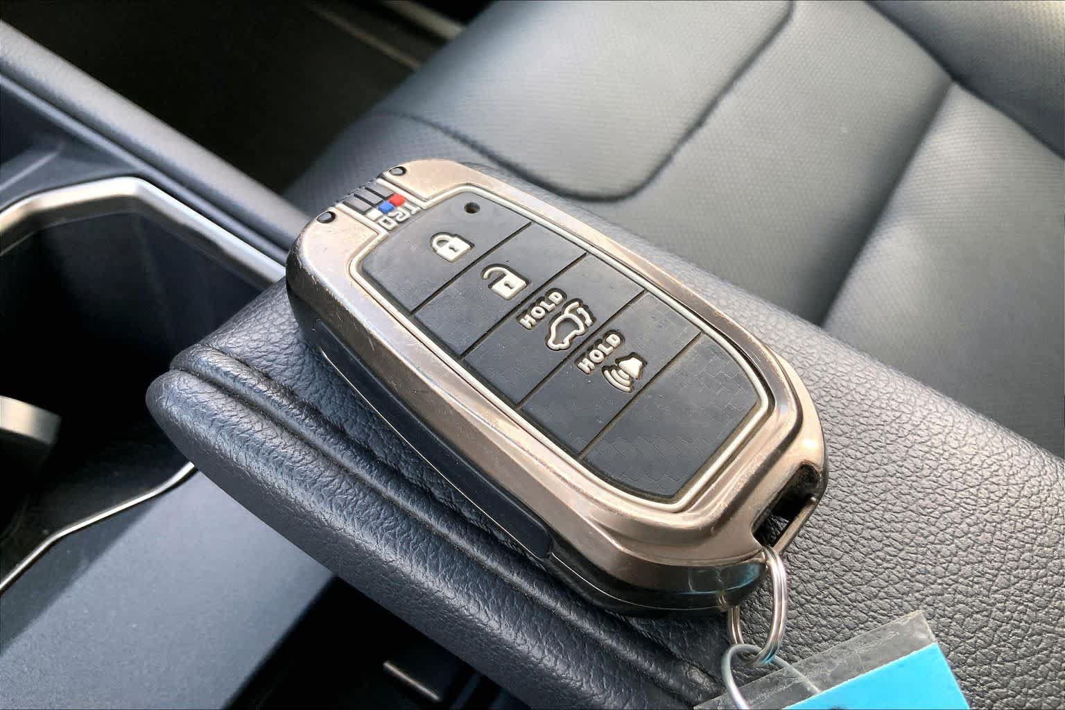 Used 2024 Toyota Tundra Limited AWD/4WD image 15
