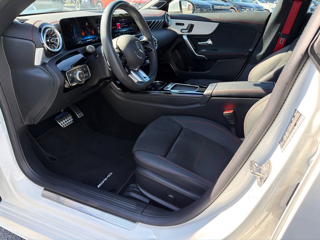 Used 2025 Mercedes-Benz CLA 35 AMG 4MATIC image 9
