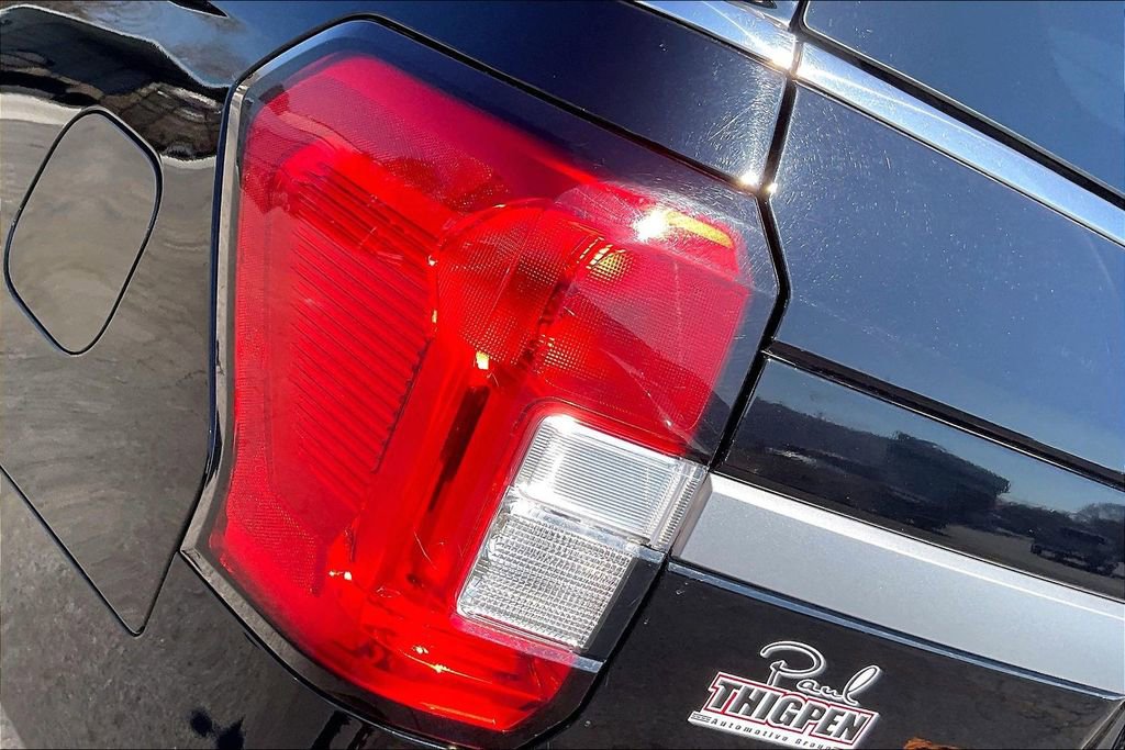 Used 2024 Ford Expedition XLT image 23