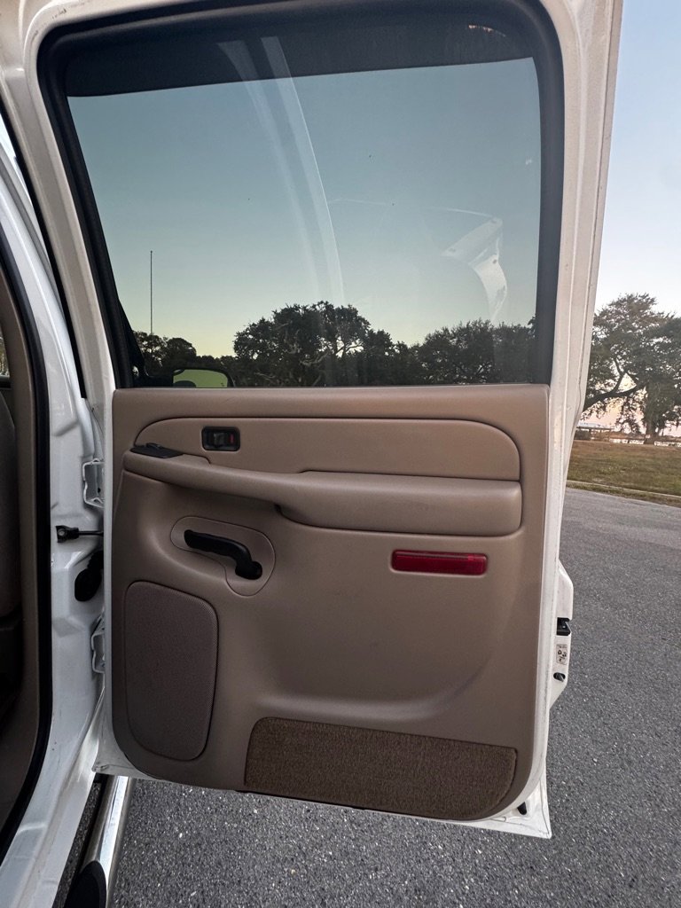 Used 2004 Chevrolet Silverado 3500 2WD Crew Cab w/ Heavy-Duty Power Package image 16