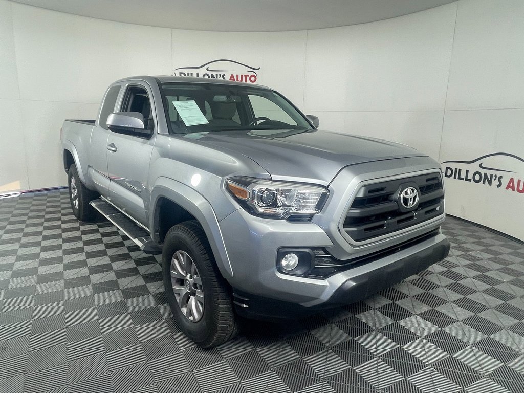 Used 2017 Toyota Tacoma SR5 image 9