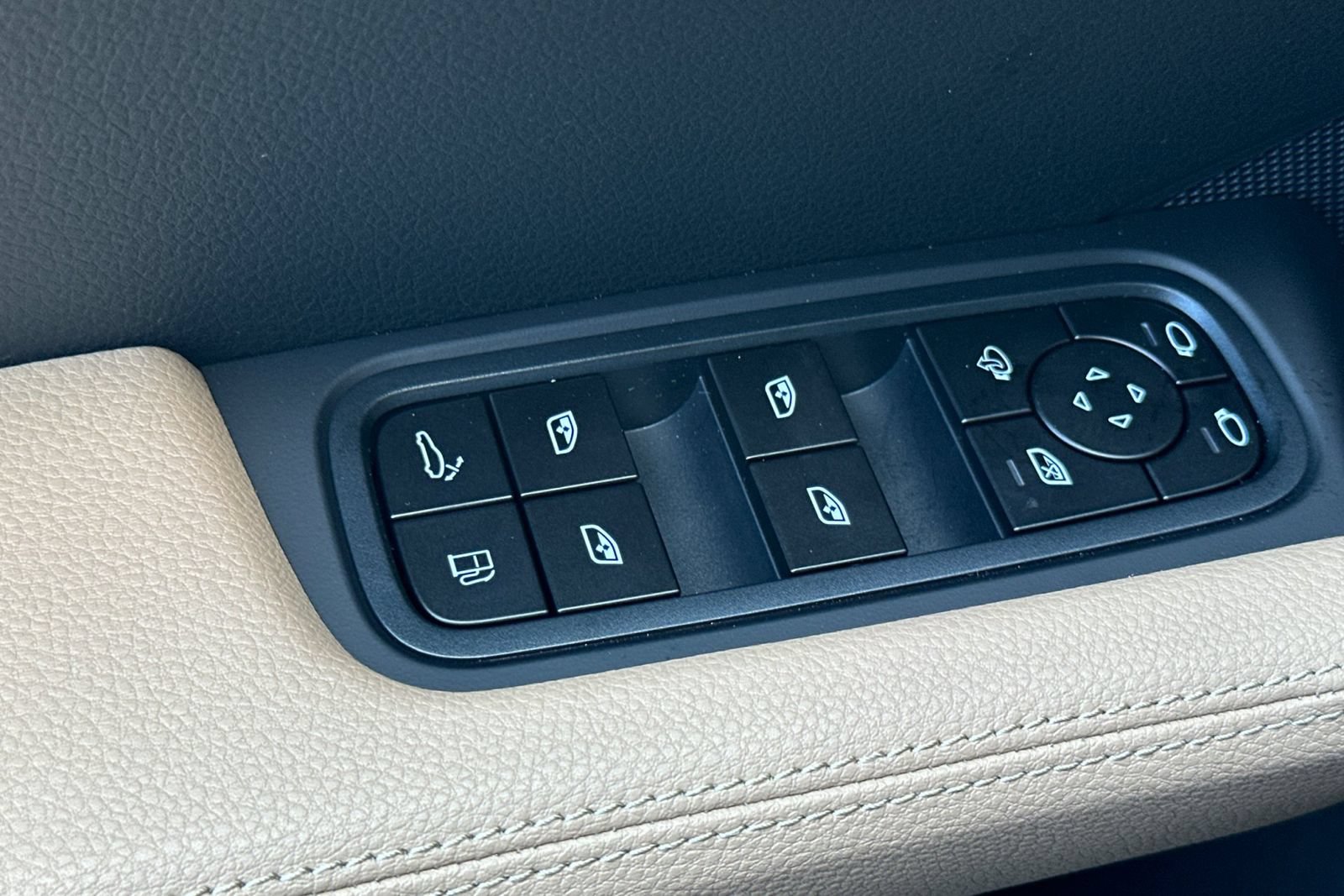 New 2026 Porsche Cayenne E-Hybrid AWD/4WD image 13