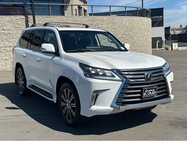 Used 2019 Lexus LX 570 4WD w/ Luxury Package image 2