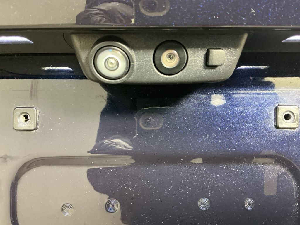 Used 2022 Cadillac Escalade Premium Luxury image 21