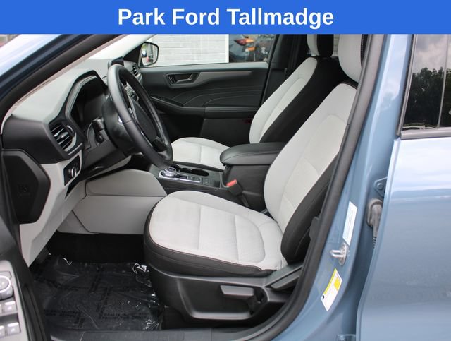 Used 2025 Ford Escape Active w/ Cold Weather Package FWD image 12