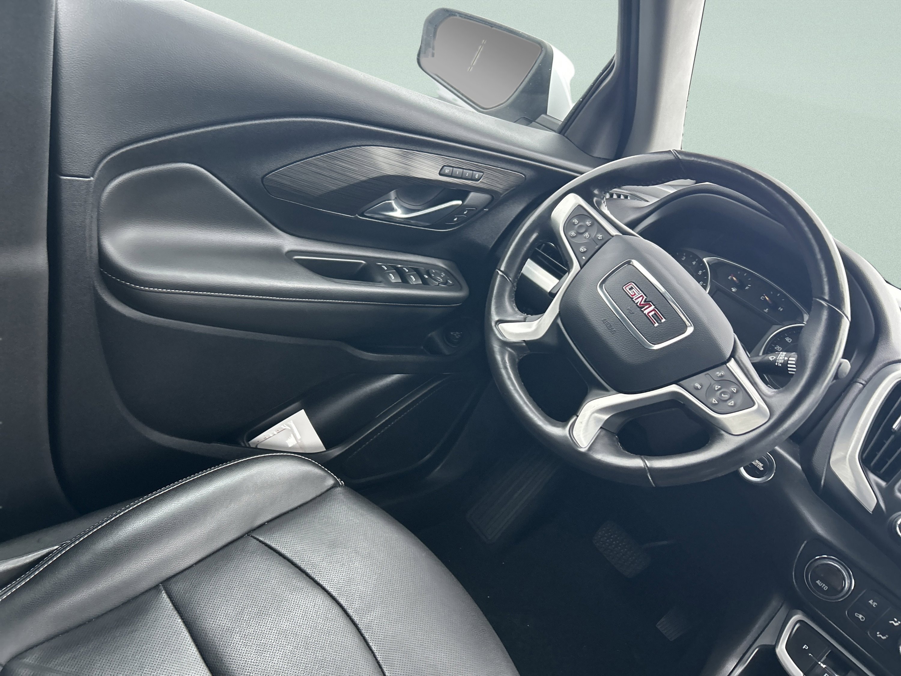 Used 2022 GMC Terrain SLT image 20