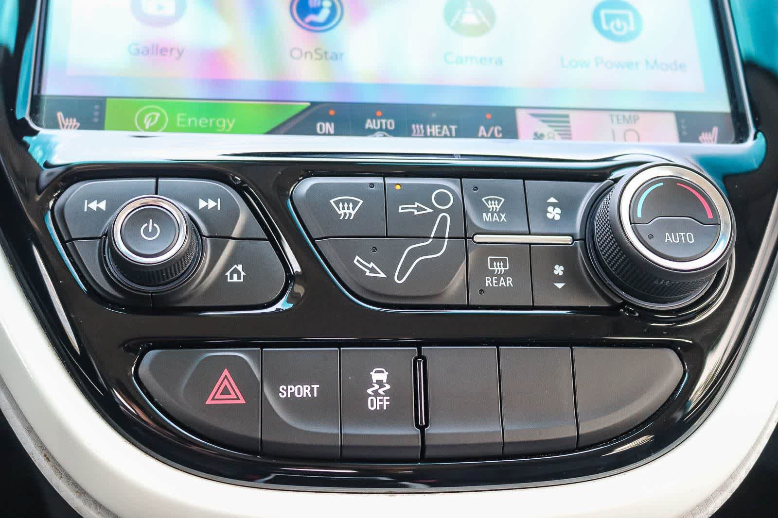 Used 2020 Chevrolet Bolt Premier w/ Infotainment Package FWD image 21