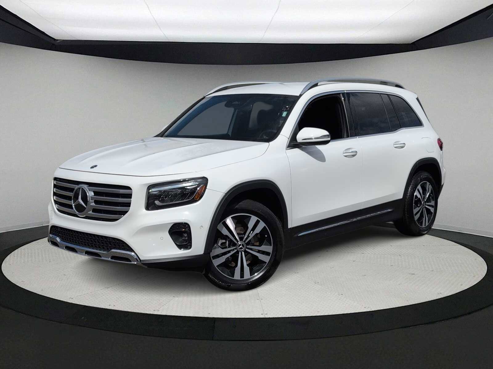 Used 2024 Mercedes-Benz GLB 250 4MATIC image 1