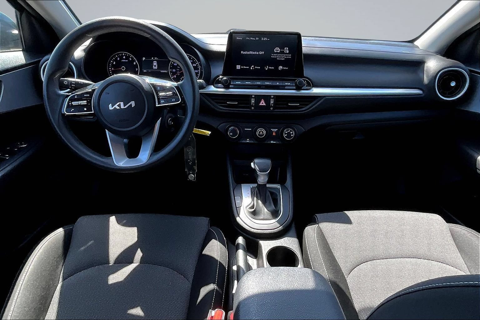 Used 2024 Kia Forte LXS FWD image 8