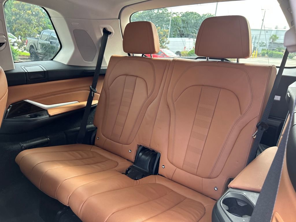 Used 2021 BMW X7 xDrive40i w/ Executive Package AWD/4WD image 15