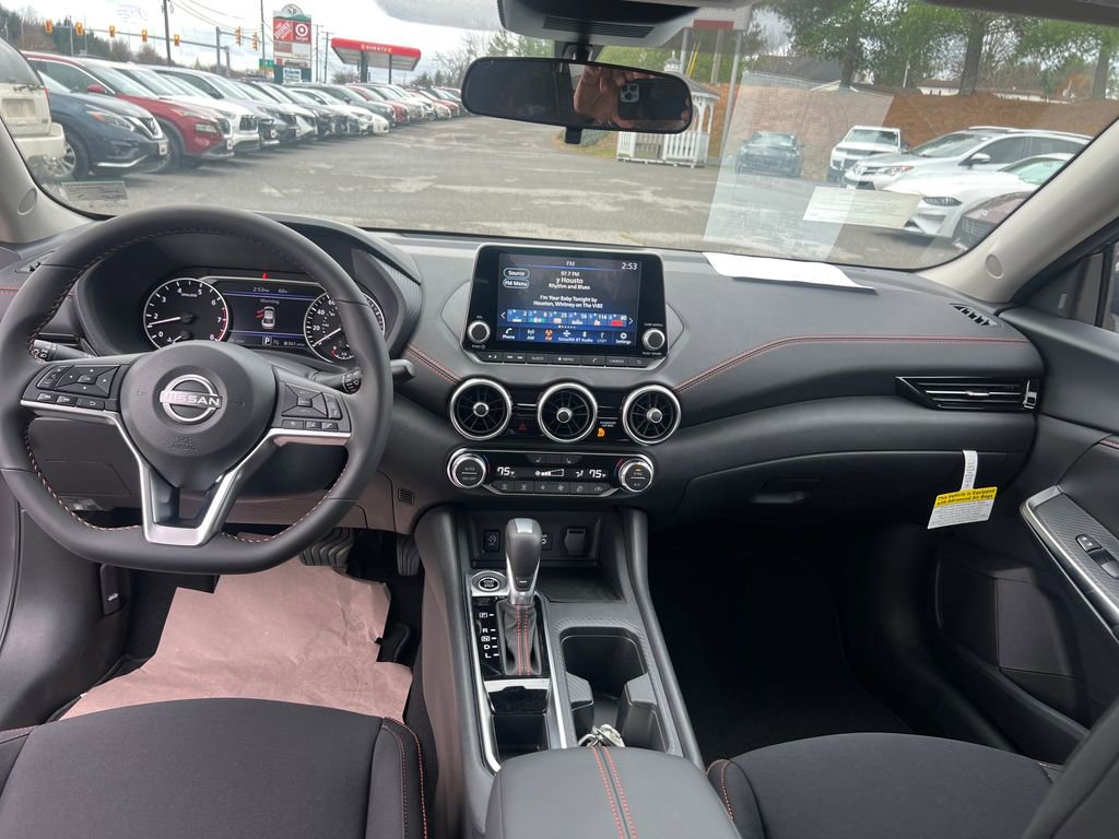New 2025 Nissan Sentra SR image 13
