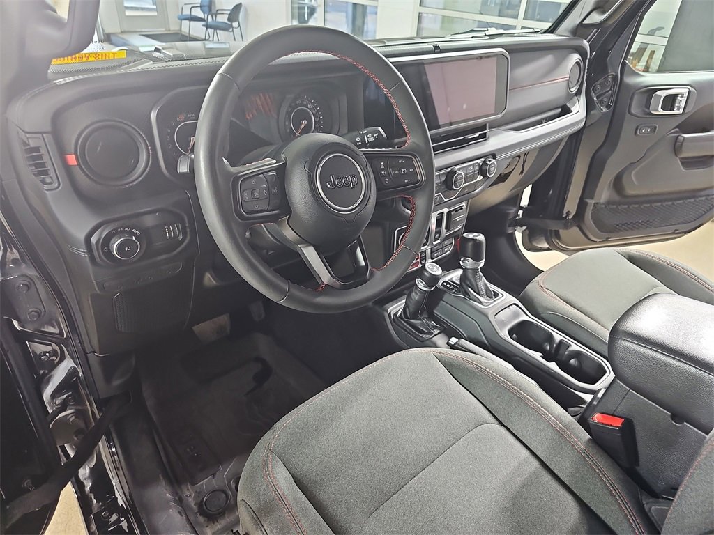 Used 2024 Jeep Wrangler Rubicon w/ Convenience Group image 21