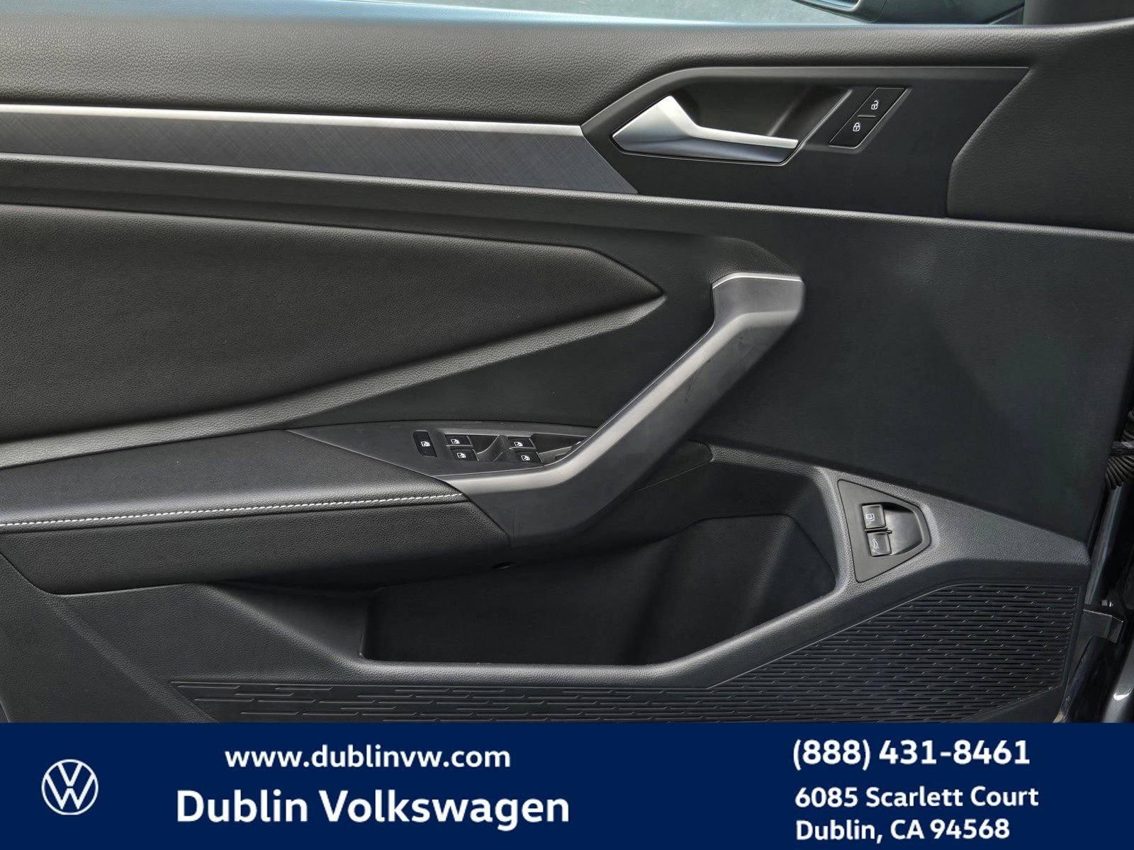 Certified 2023 Volkswagen Jetta SE w/ Panoramic Sunroof Package image 10