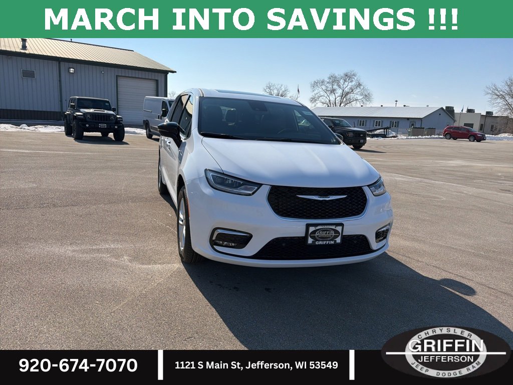 New 2026 Chrysler Pacifica Select image 5