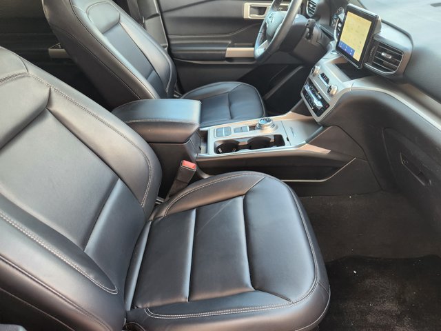 Used 2022 Ford Explorer XLT w/ Equipment Group 202A RWD image 13