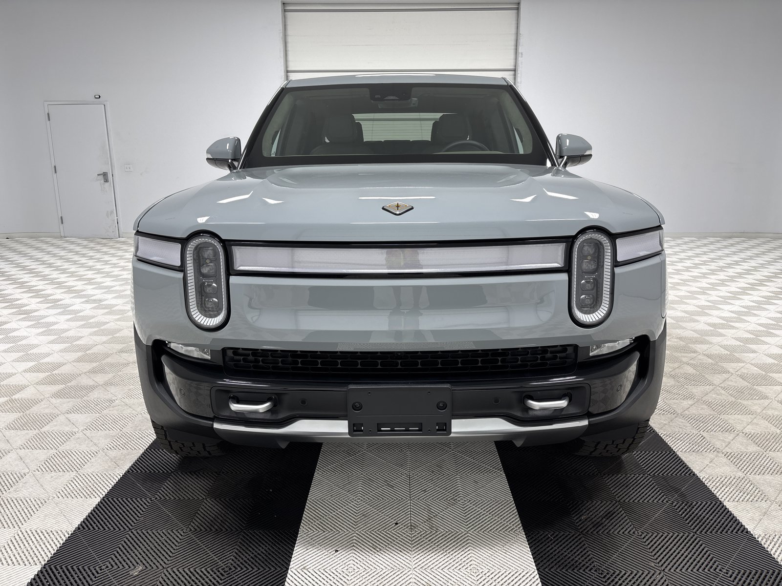 Used 2024 Rivian R1T Adventure AWD/4WD image 8