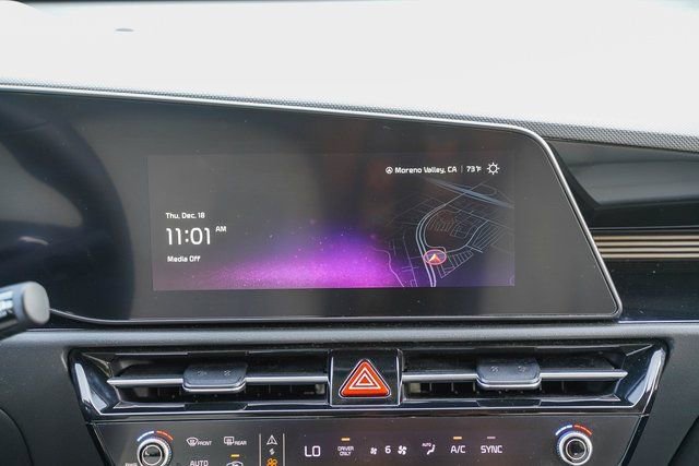 Certified 2023 Kia Niro EX Touring image 14