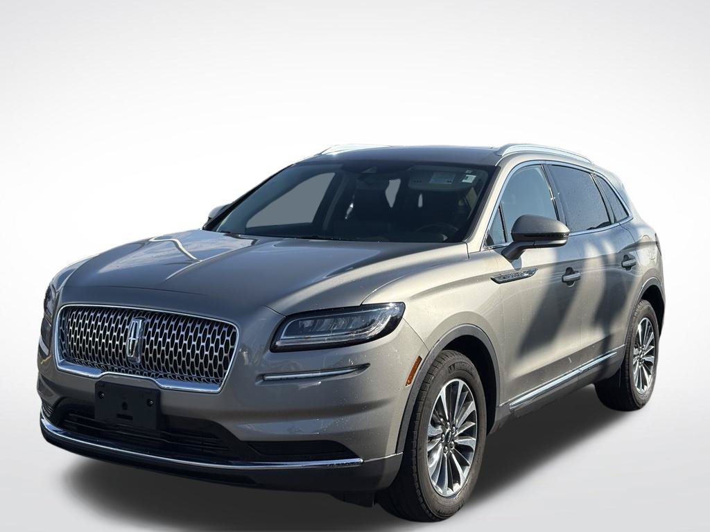 Used 2023 Lincoln Nautilus AWD w/ Premium Package image 2