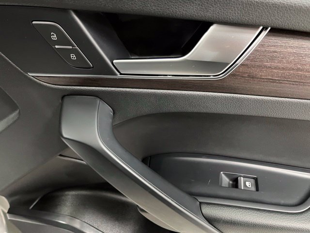 Used 2023 Audi Q5 2.0T Premium AWD/4WD image 57