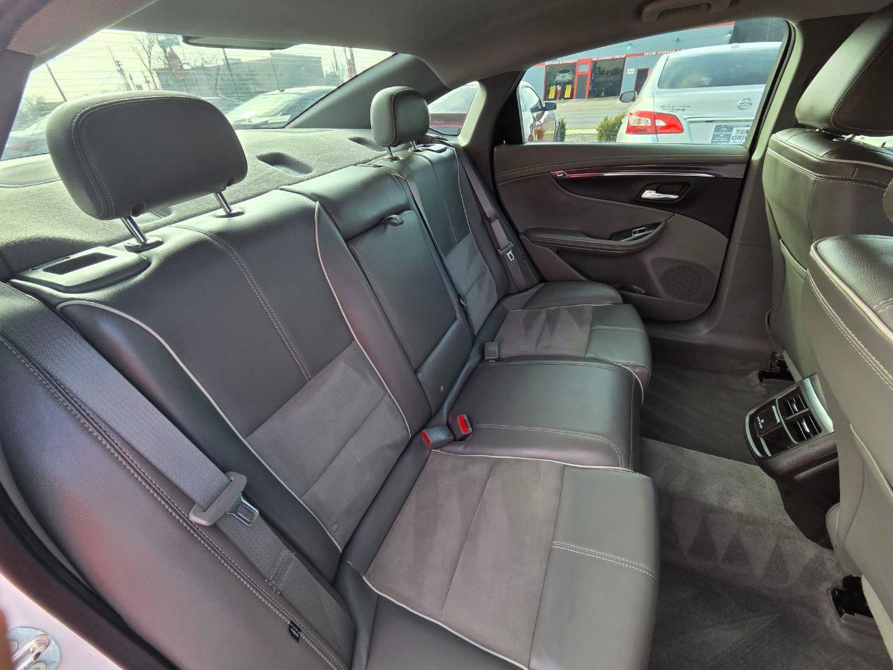 Used 2015 Chevrolet Impala LT FWD image 16