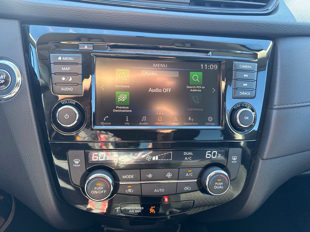 Used 2018 Nissan Rogue SV w/ Premium Package AWD/4WD image 9