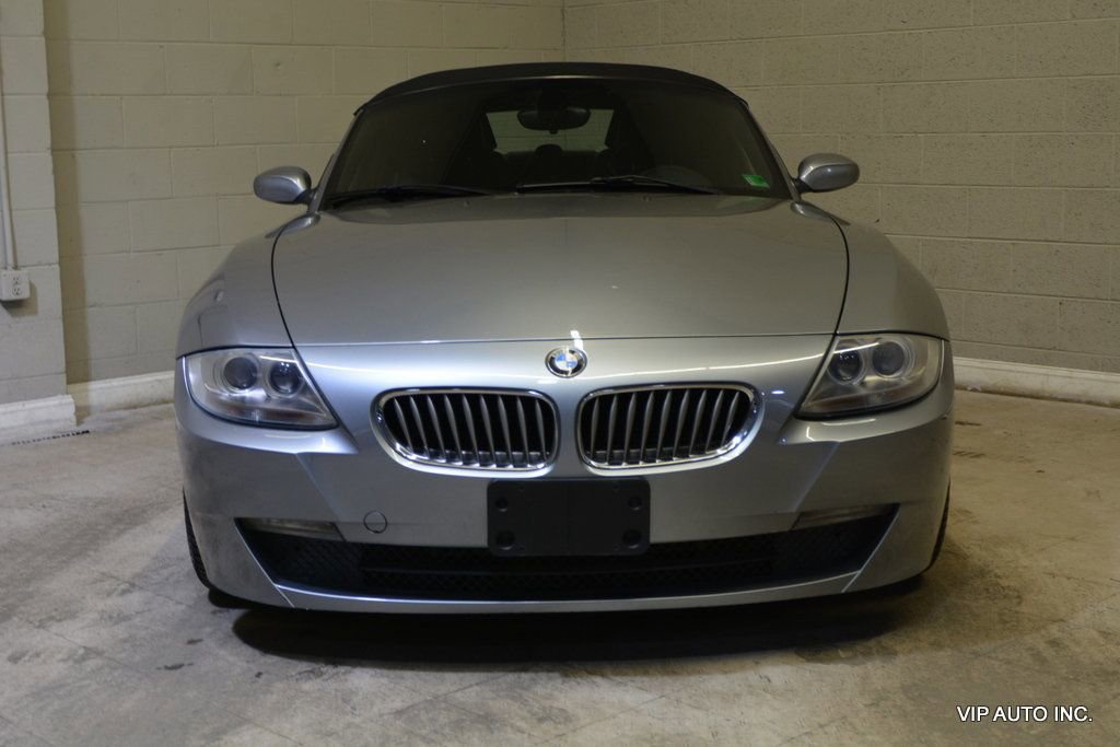 Used 2006 BMW Z4 3.0si image 9