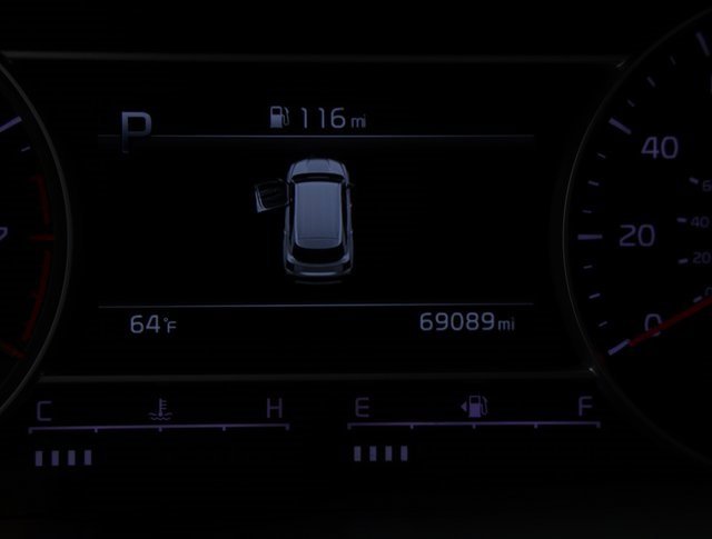 Used 2023 Kia Sorento LX image 23