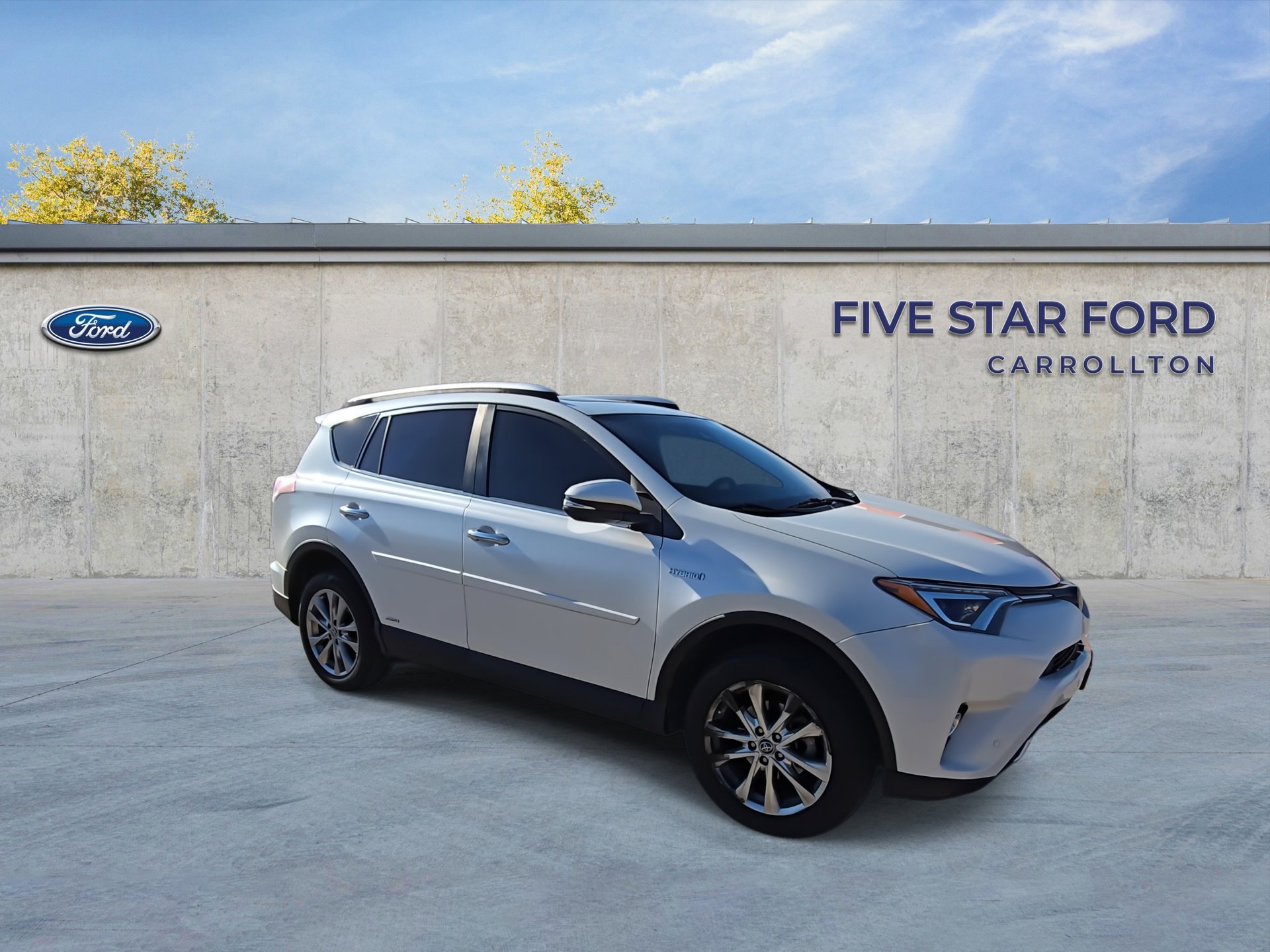 Used 2016 Toyota RAV4 Limited image 2