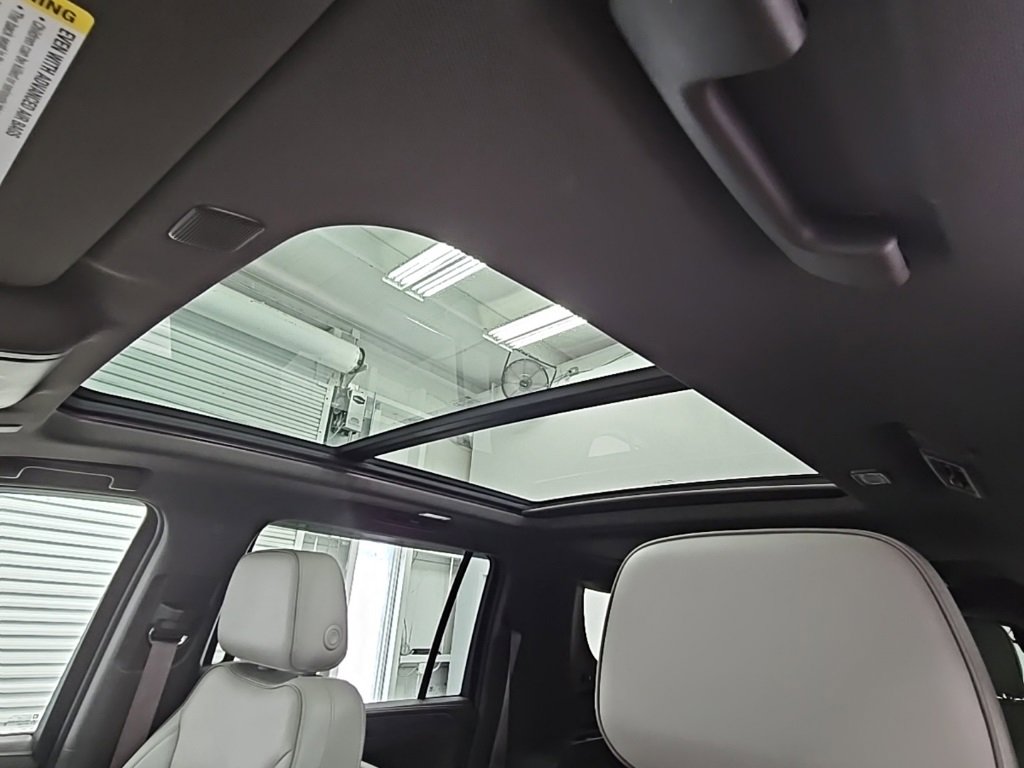 Certified 2022 GMC Yukon XL SLT w/ SLT Luxury Package image 29