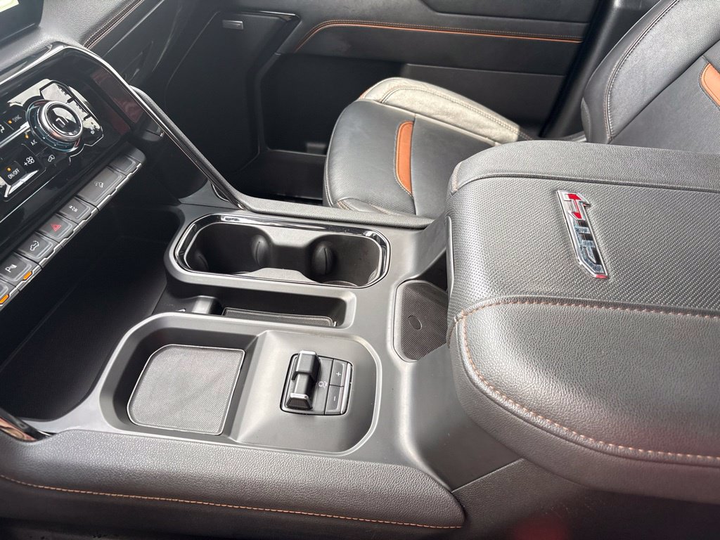 Used 2024 GMC Sierra 2500 AT4 w/ AT4 Preferred Package AWD/4WD image 9