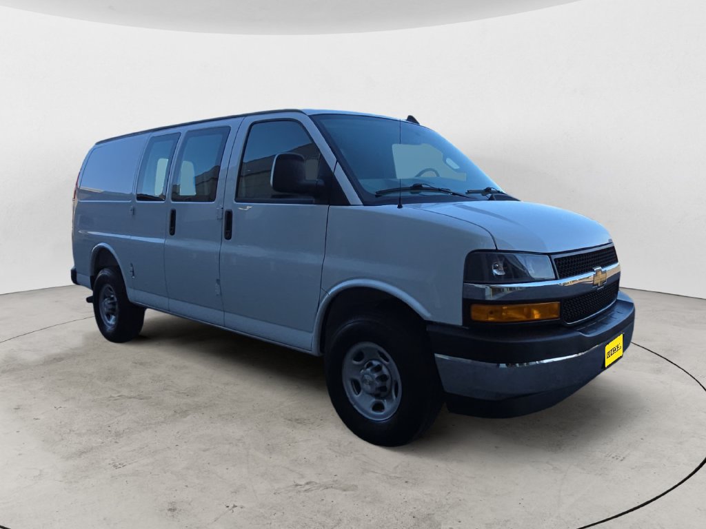 Used 2025 Chevrolet Express 2500 w/ Driver Convenience Package RWD image 5