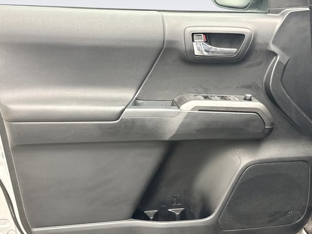 Used 2017 Toyota Tacoma TRD Sport w/ Tow Package image 9