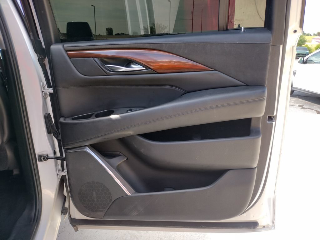 Used 2017 Cadillac Escalade ESV Premium Luxury AWD/4WD image 27