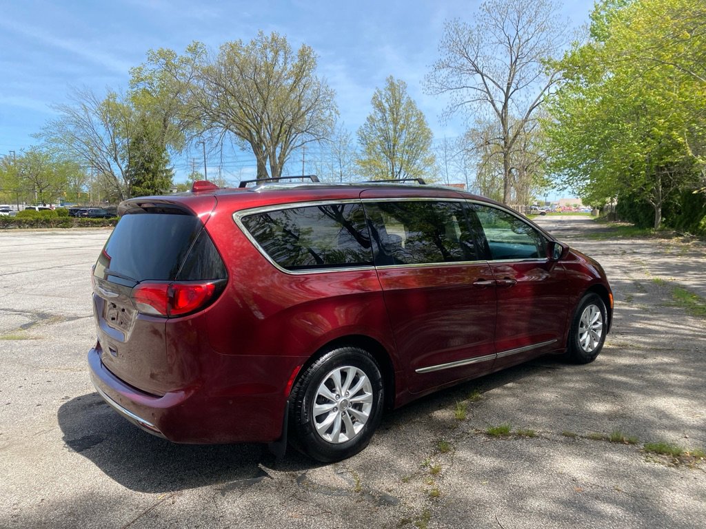 Used 2018 Chrysler Pacifica Touring-L Plus w/ Advanced Safetytec Group FWD image 5