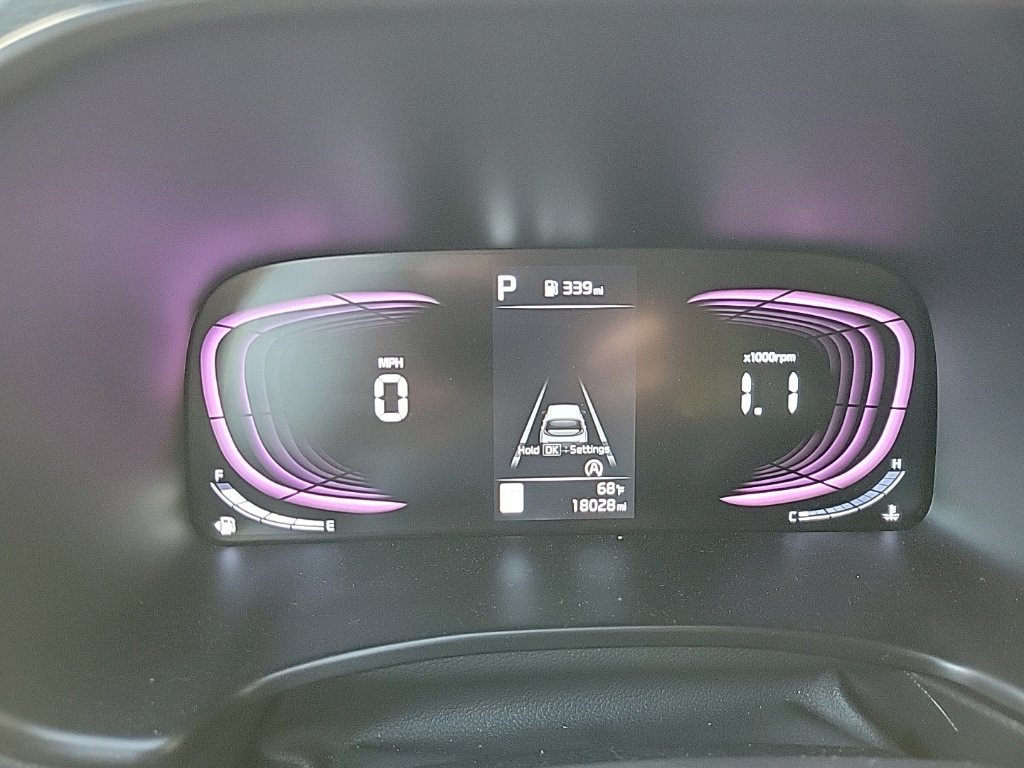 Used 2025 Kia Soul LX w/ LX Technology Package FWD image 23